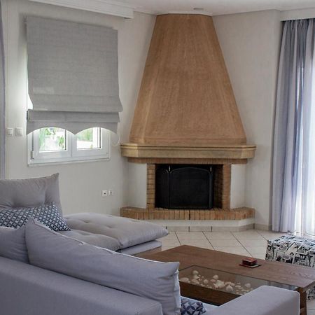 Luxury Seaview Apartment By The Sea Saronida Экстерьер фото