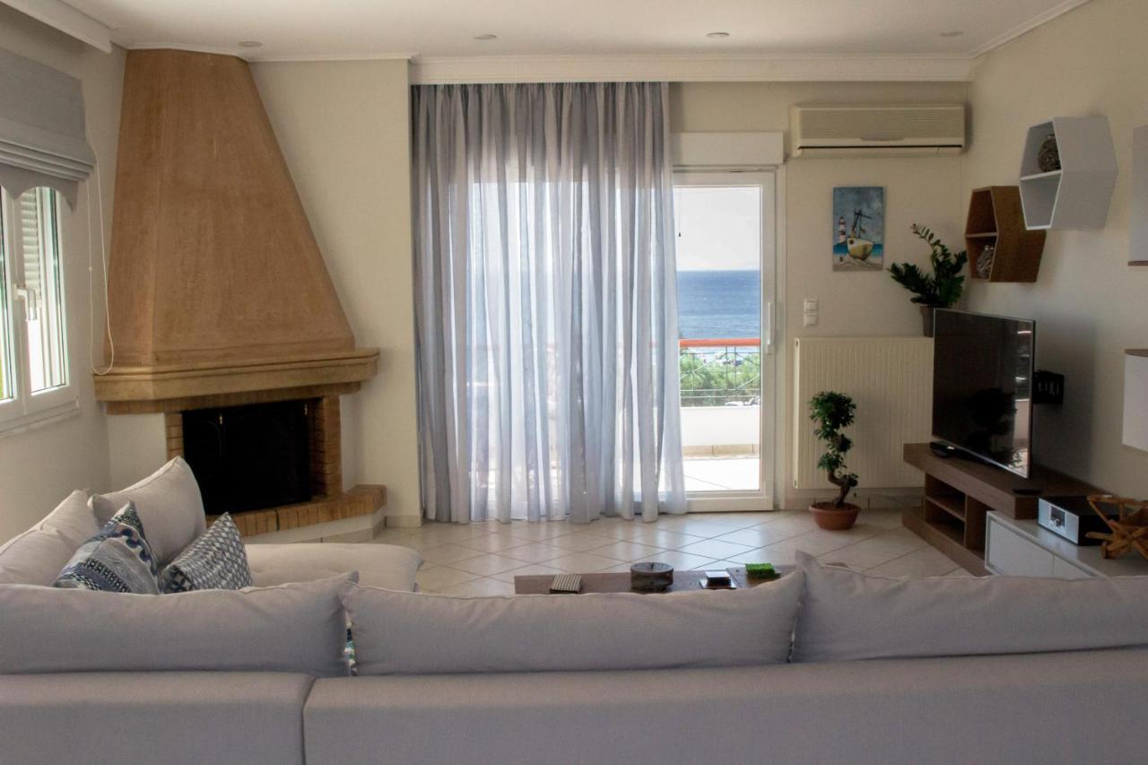 Luxury Seaview Apartment By The Sea Saronida Экстерьер фото