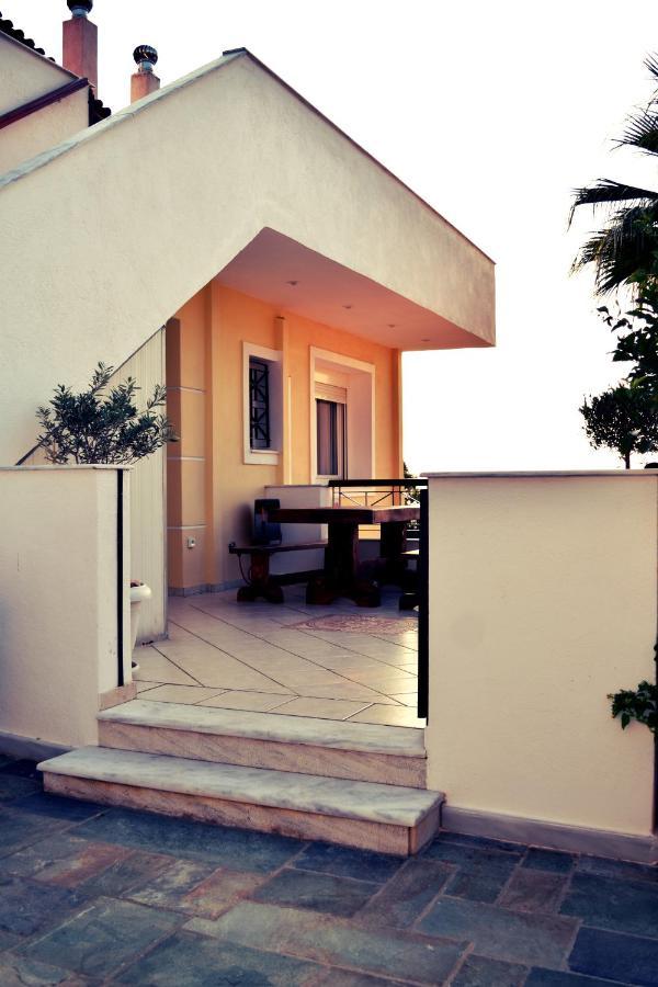 Luxury Seaview Apartment By The Sea Saronida Экстерьер фото